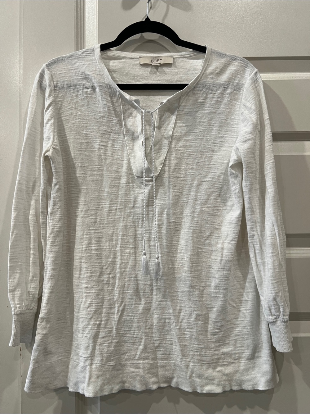 LOFT White Long-Sleeve Tassel V-Neck Tee Sz M